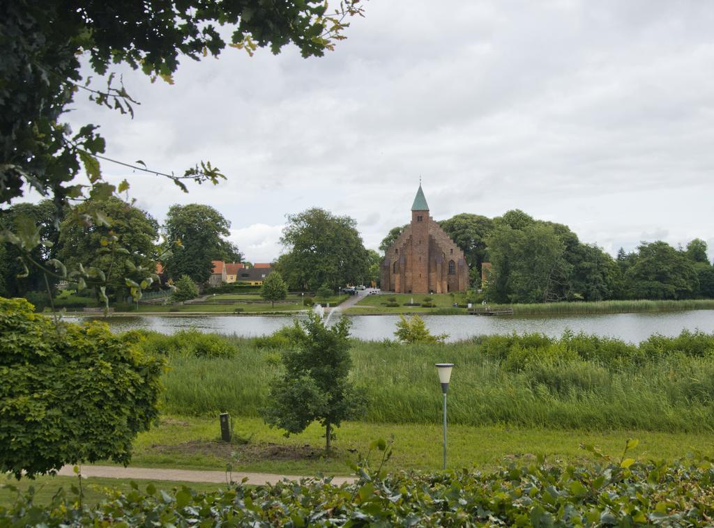 Pilgrimshuset Maribo Hotel Екстериор снимка